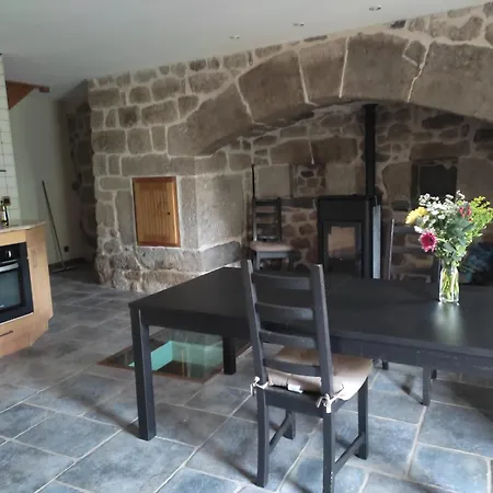 فندق مبيت وإفطار D'hote Lozerienne *